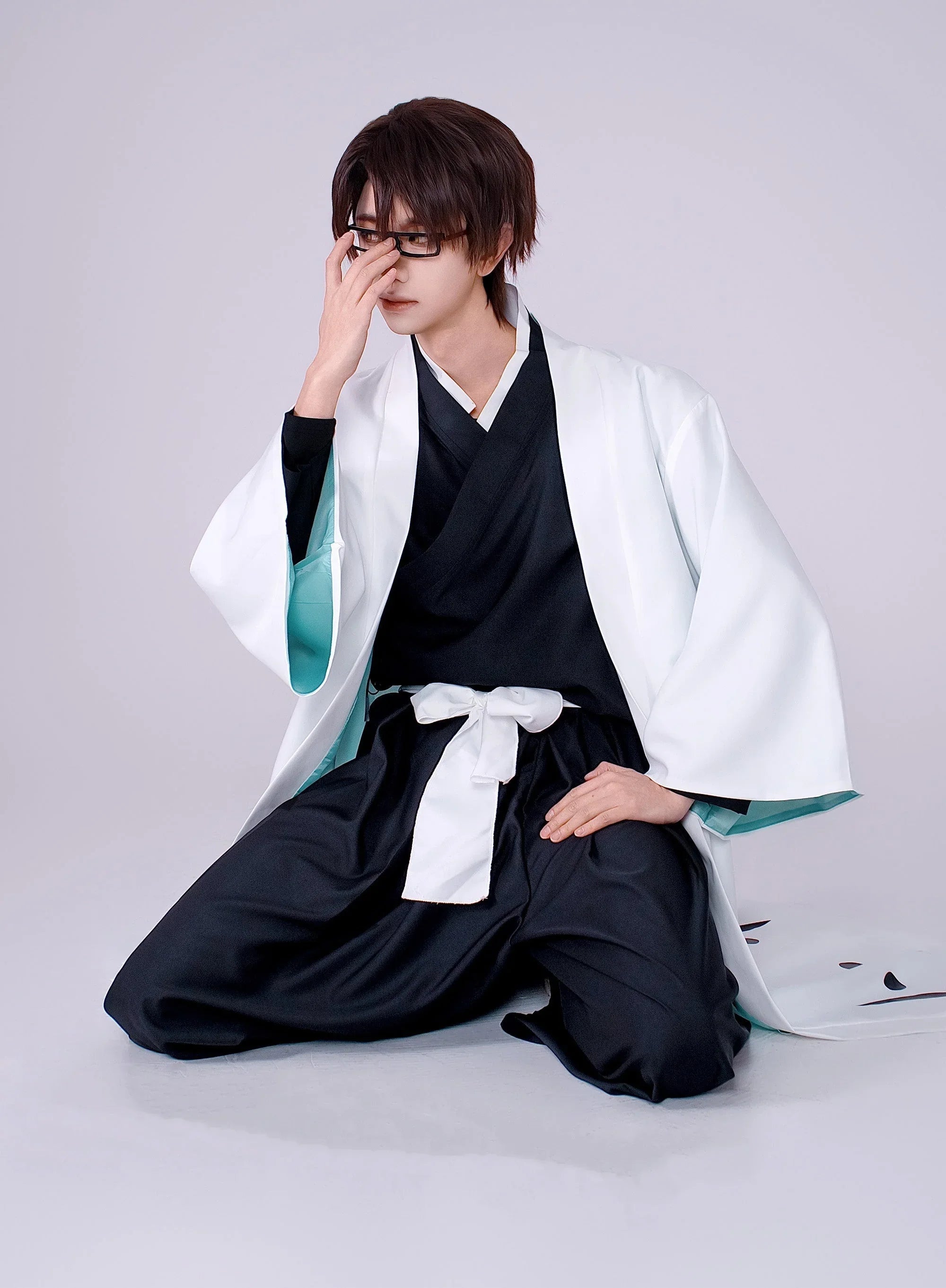 Unveiling the Aizen Sosuke Cosplay Ensemble: Embrace the Essence of th ...